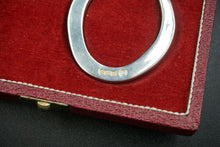 Load image into Gallery viewer, Boxed Set of 4 English Sterling Silver Horseshoe Napkin Rings Francis Howard Sheffield 1972
