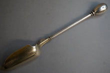 Load image into Gallery viewer, Whiting Sterling Silver Applied Figural Mouse Cheese Scoop