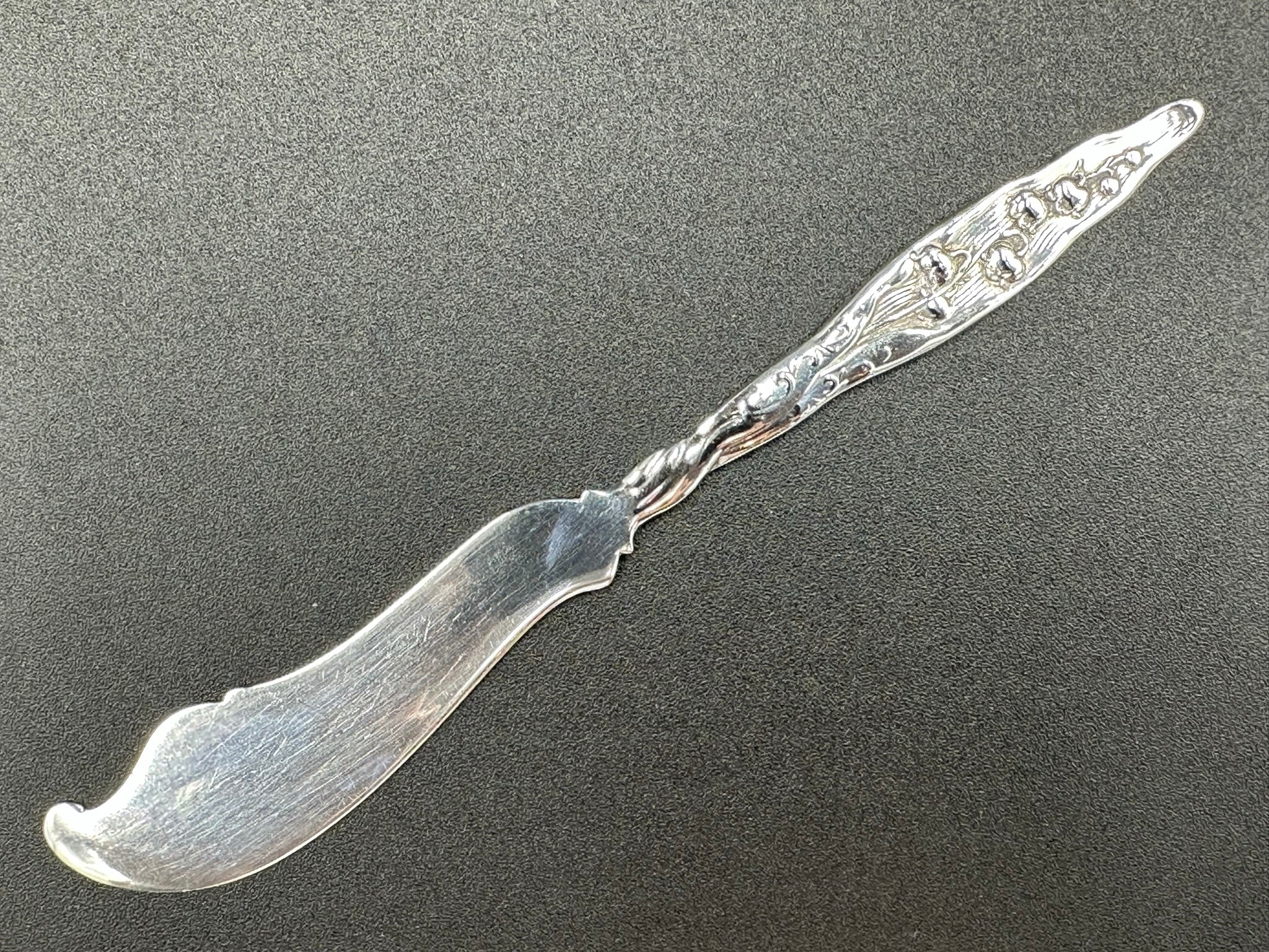 Lily of the Valley by Whiting Set of Sterling Silver Flatware 22 Piece Lily of the Valley by Whiting Set of Sterling Silver Flatware 22 Piece
